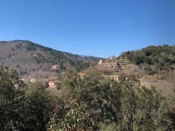 Gîte pour 4 personnes, avec vue ainsi que jardin et piscine, animaux acceptés à Le Collet-de-Dèze