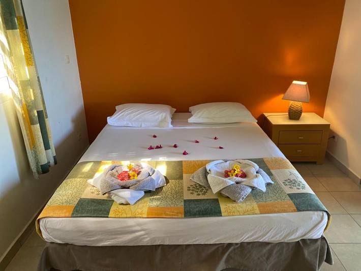 Location de vacances pour 6 personnes, avec terrasse et piscine à Vieux-Habitants - 2