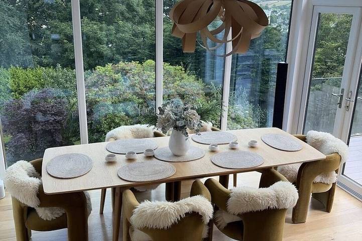 Holiday rental for 10 people, with hot tub and balcony as well as garden, with pets in St Austell