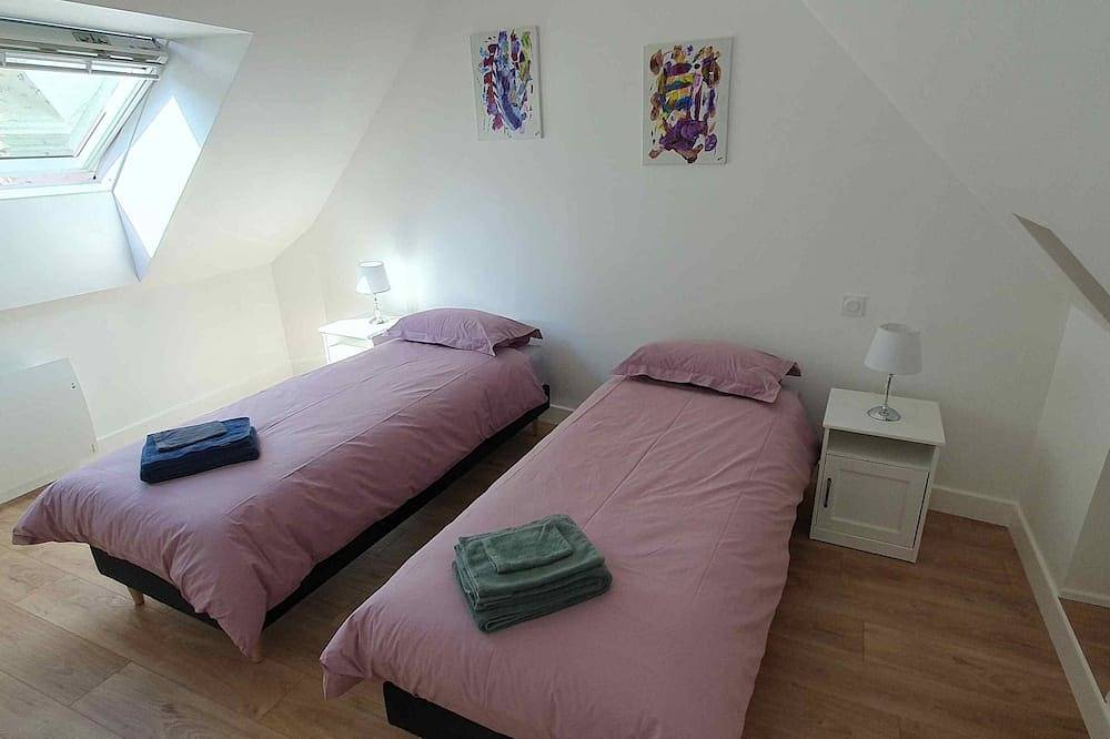 The peacock of the day in Touraine in Veigné, Región de Tours