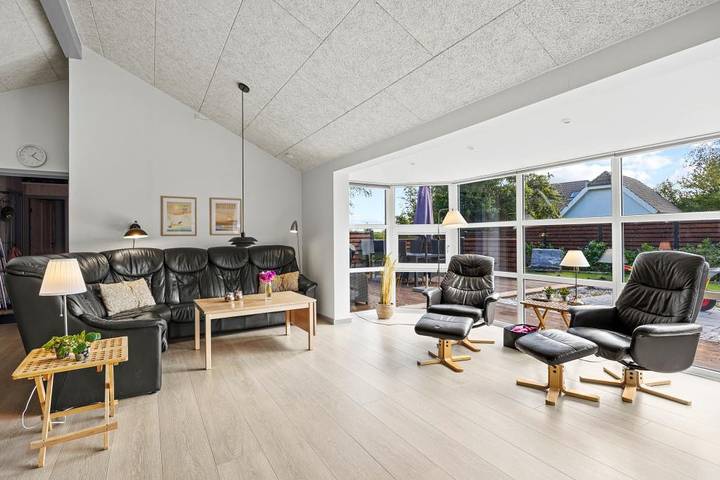 Schönes Ferienhaus mit Whirlpool, Sauna und großem Grundstück   in Kongsmark, Rømø