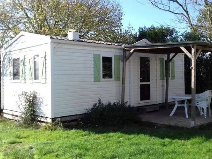 Camping für 4 Personen, mit Terrasse und Pool am Tarn