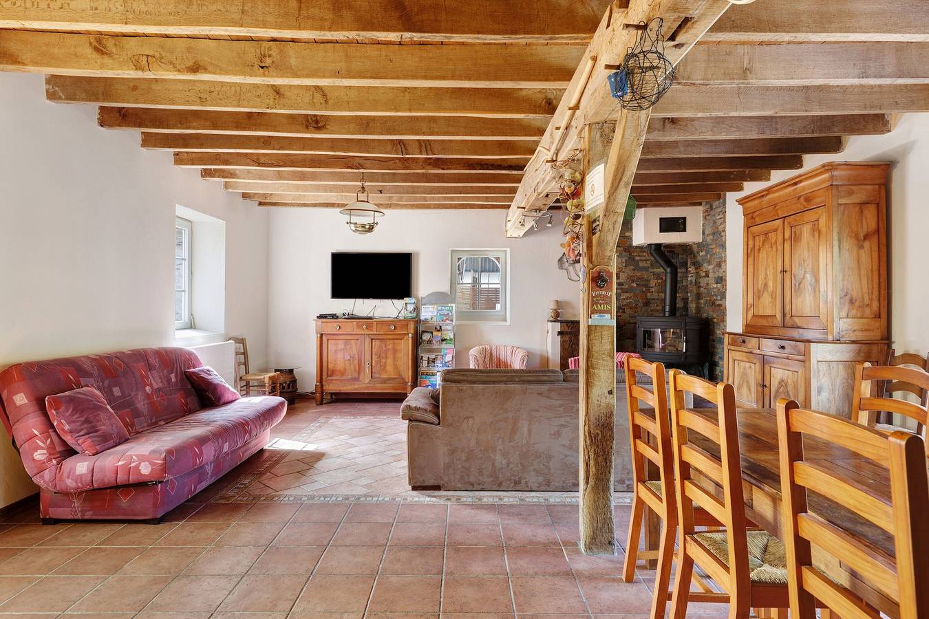 Gîte Le Relais Des Hirondelles : Vue sur lac, terrasse privée et Wi-Fi in Segré-en-Anjou-Bleu, Région de Segré