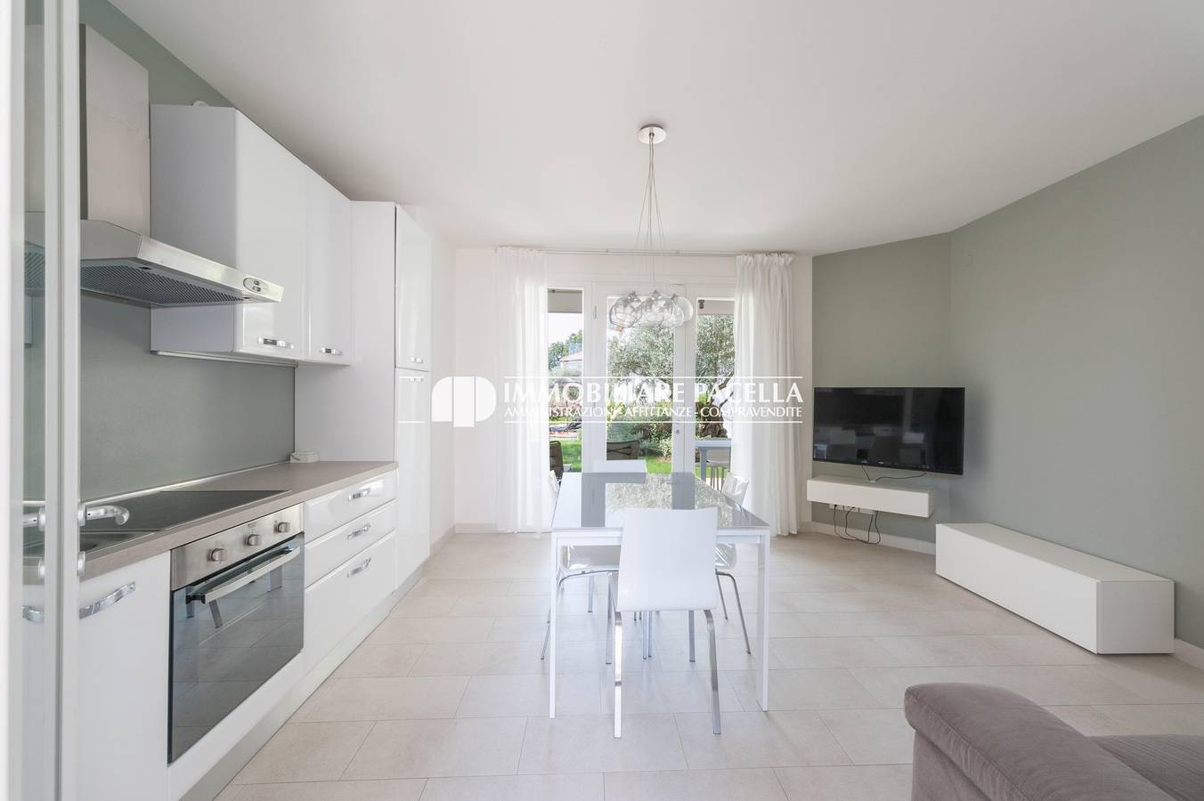 Appartamento intero, Villaggio Les Maisons - appartamento con 3 camere da letto, 2 bagni in Lido di Jesolo, Jesolo Centro