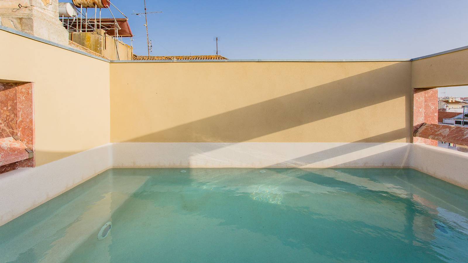 Ganze Wohnung, Pombaline Building W/Pool - Apt 4 by Lovelystay in Vila Real de Santo António, Faro Distrikt