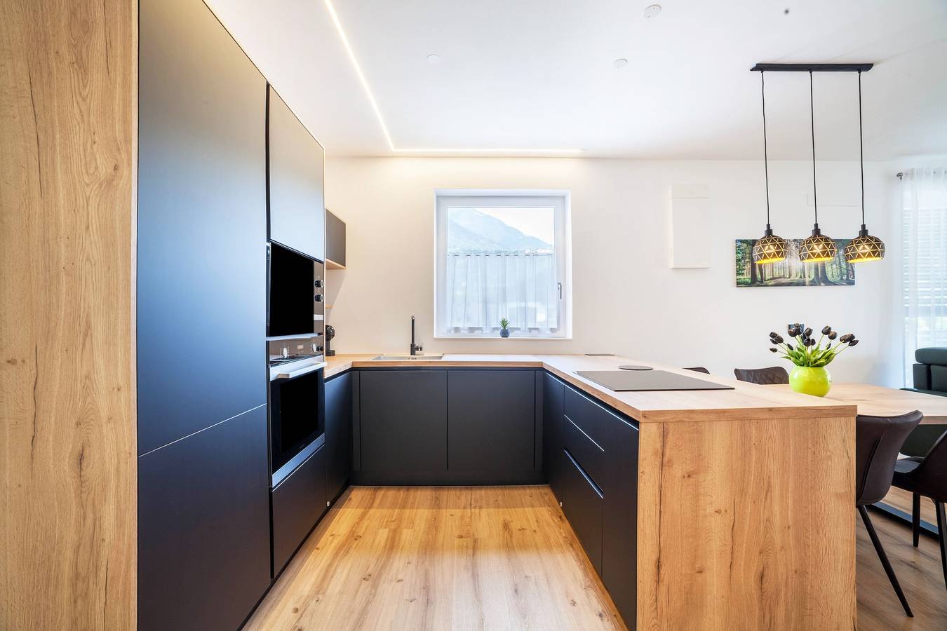 Ganze Wohnung, "Jj City Apartment“ mit privater überdachter Terrasse und Garage in Algund, Texelgruppe