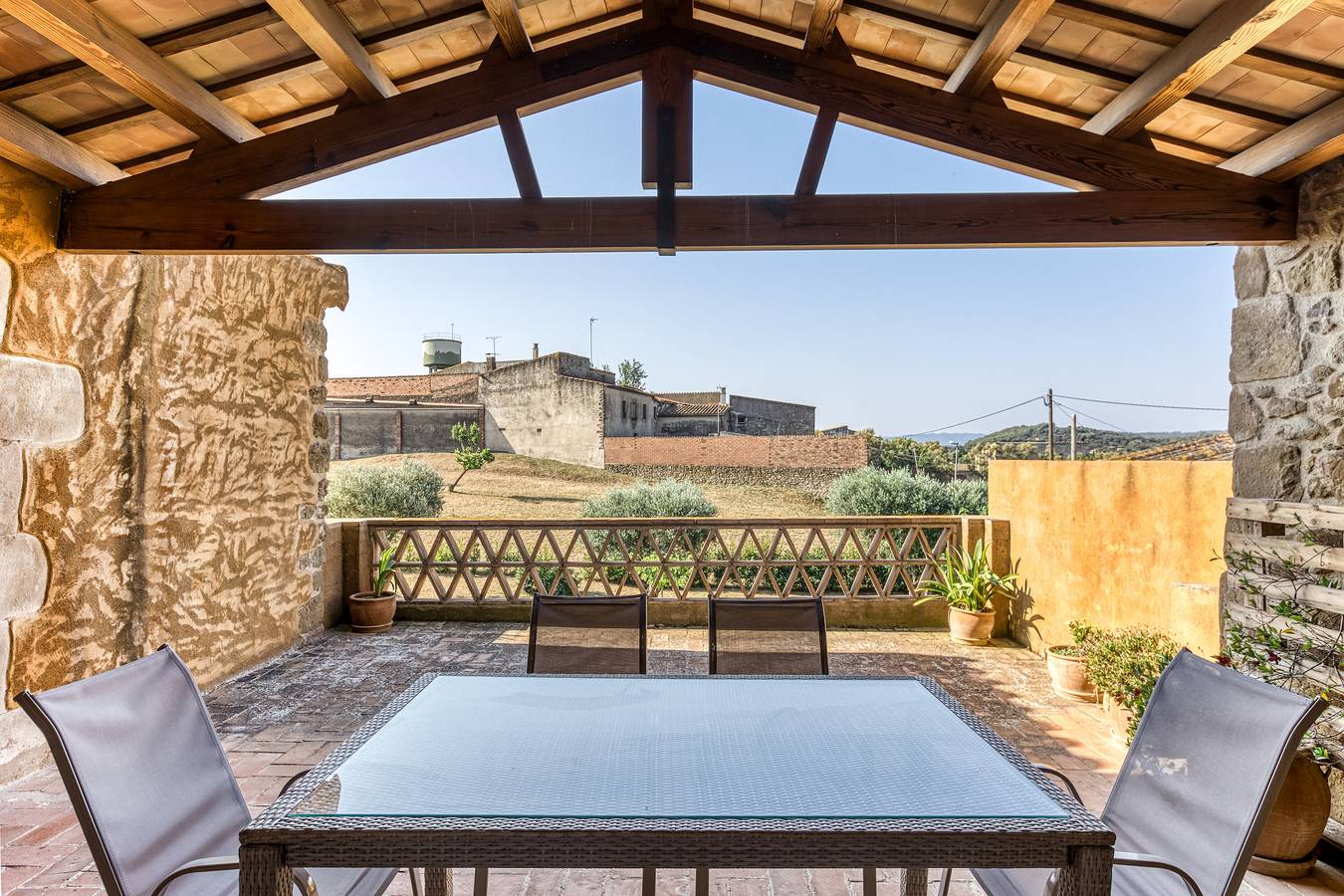 Entire apartment, Holiday Home 'Mas Fel - Els Angels' with Mountain Views, Wi-Fi and Air Conditioning in Ultramort, Costa Brava