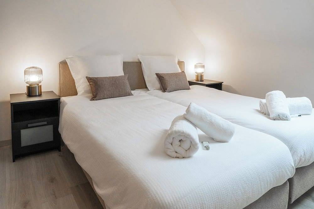 Casa de 4 dormitorios con cocina y baño, y podemos ofrecerte una solución para tu estacionamiento in Amberes, Región de Amberes