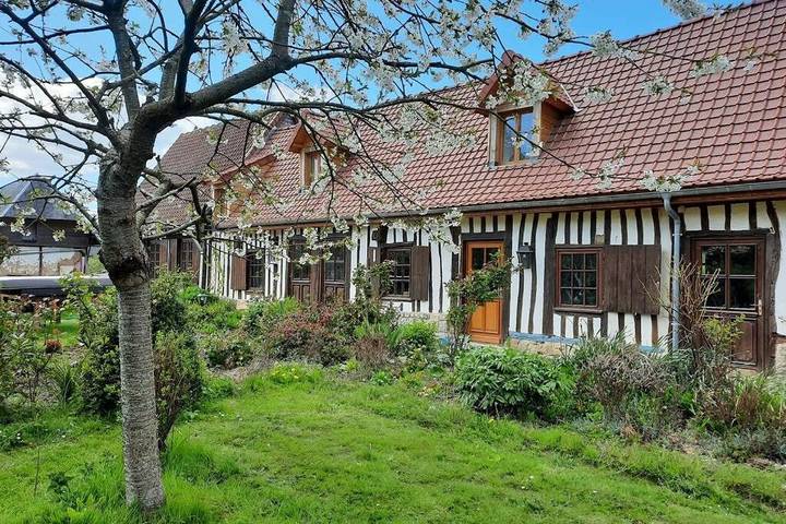 Location de vacances pour 13 personnes, avec terrasse et jardin à La Chapelle-sur-Dun - 2