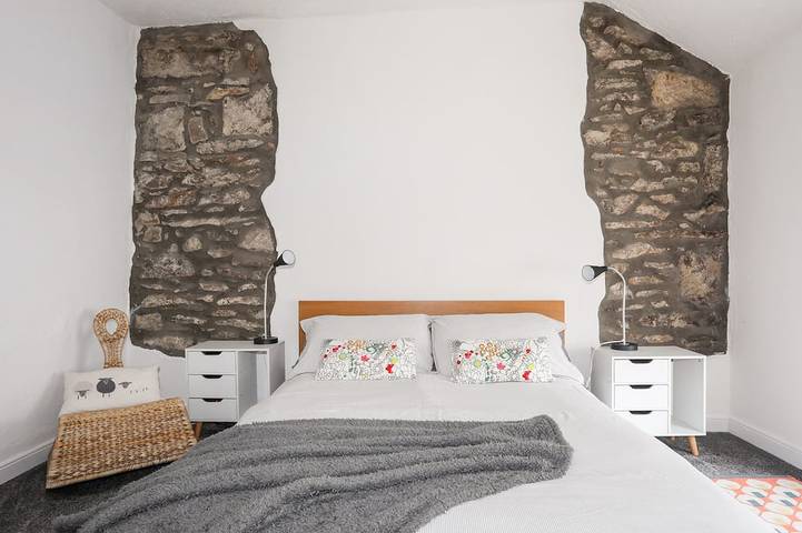 5 Thomas Street, family friendly, with a garden in Llanberis in Llyn Padarn, Snowdonia
