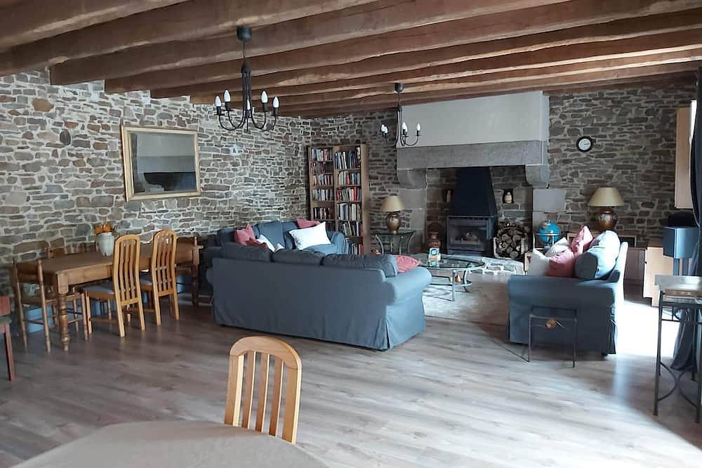 Lohuas Brittany Gites – Grande Maison in Les Champs-Géraux, Région de Dinan