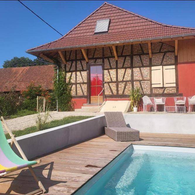 Gîte pour 3 personnes, avec piscine ainsi que jardin et vue à La Chapelle-Saint-Sauveur - 2