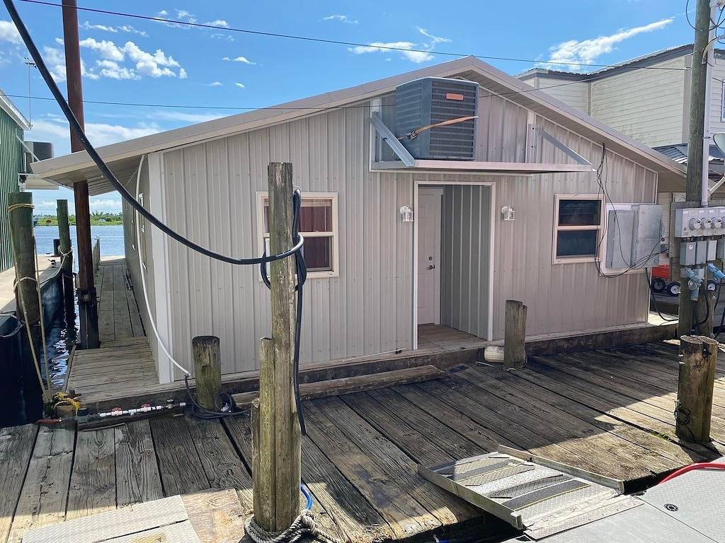 Newly Renovated Houseboat Located in Venice Marina (B Dock) in Plaquemines Parish