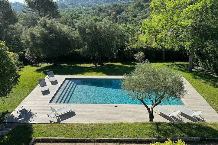Holiday rental for 4 people, with Terrace and Garden as well as Pool in Valbonne