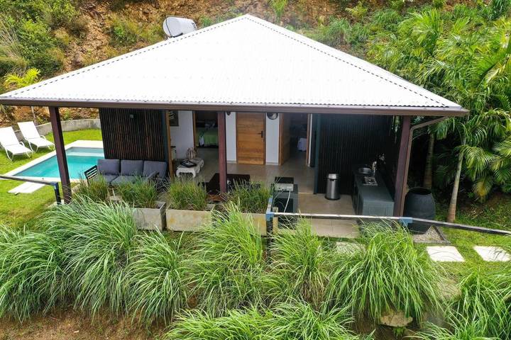 Gîte pour 4 personnes, avec vue ainsi que piscine et jardin à Case-Pilote - 2