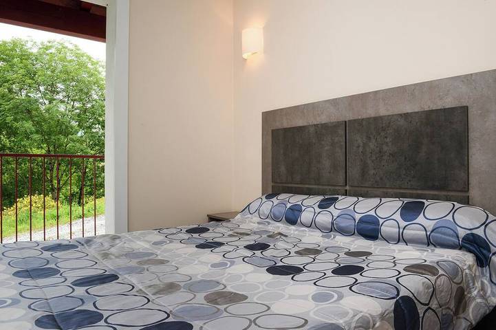 Gîte pour 4 personnes, avec piscine ainsi que jardin et jacuzzi à Estérençuby - 2