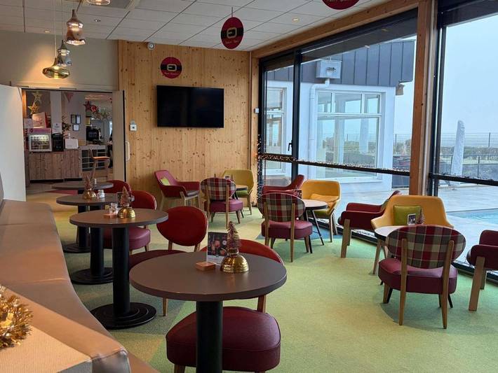 Hôtel pour 4 personnes, avec jardin et piscine, animaux acceptés