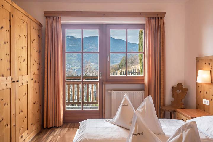 Hel lägenhet, Holiday Apartment 'Riegelehof 3' with Balcony, Garden & Wi-Fi in Lajen, Dolomiti Superski