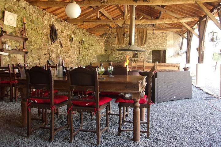 Location de vacances pour 2 personnes, avec piscine et terrasse à La Forêt-sur-Sèvre