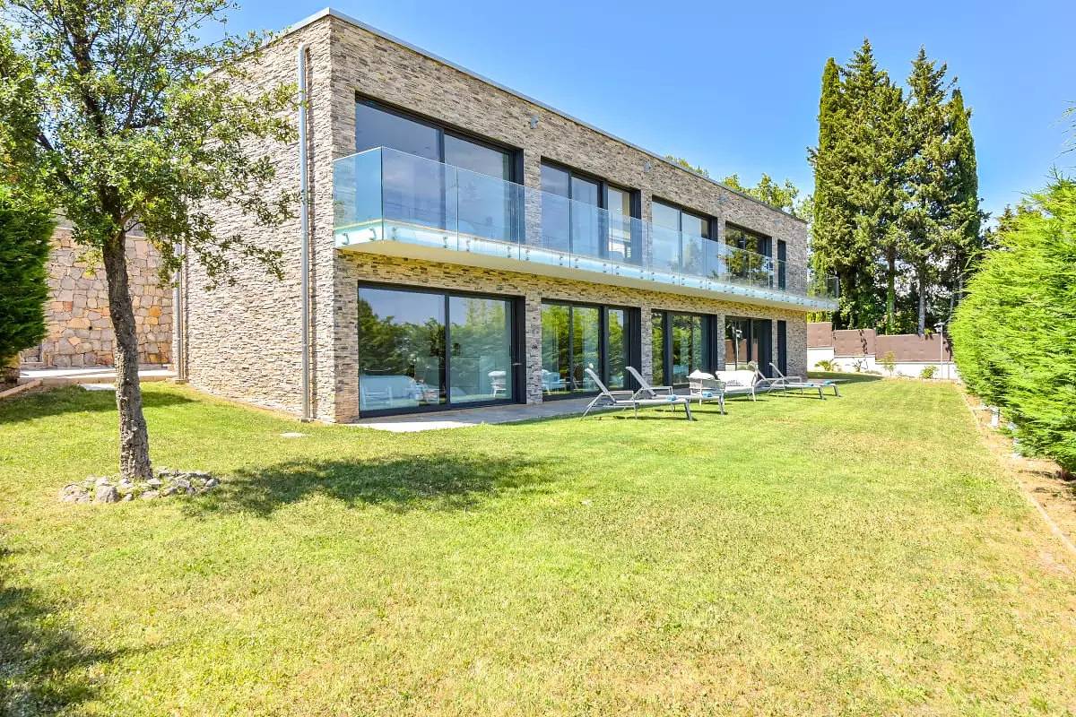 Villa d’architecte avec piscine chauffée pour 10 ! in Mandelieu-la-Napoule, Côte méditerranéenne (France)