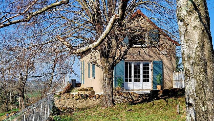 Location de vacances pour 6 personnes, avec terrasse et vue dans Saint-Martin-du-Lac