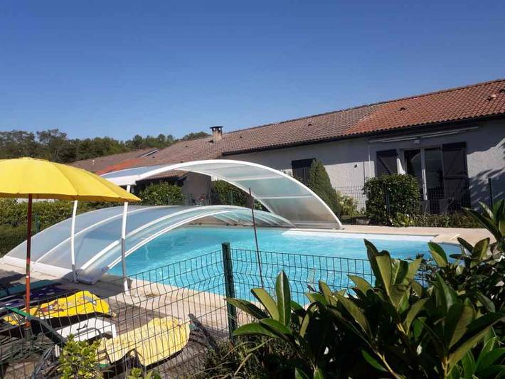 Gîte pour 4 personnes, avec piscine et jardin à Onesse-Laharie
