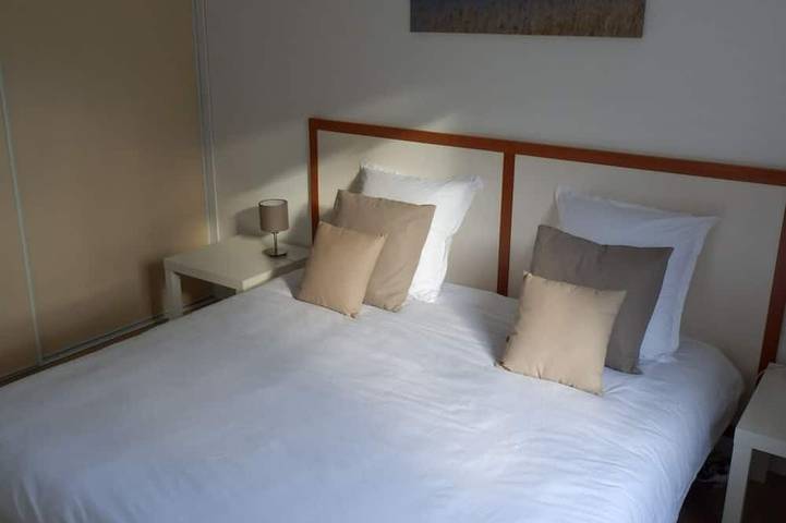 Location de vacances pour 10 personnes, avec jardin à Tréméoc - 2