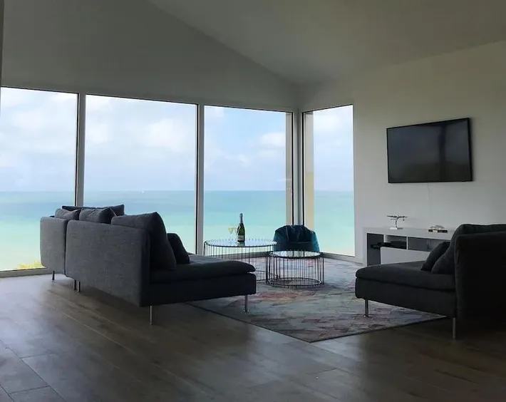 Chalet para 14 personas, con vistas además de jardín y terraza - 1