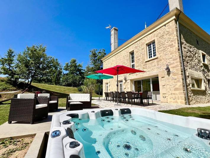 Maison de vacances pour 15 personnes, avec jardin et jacuzzi