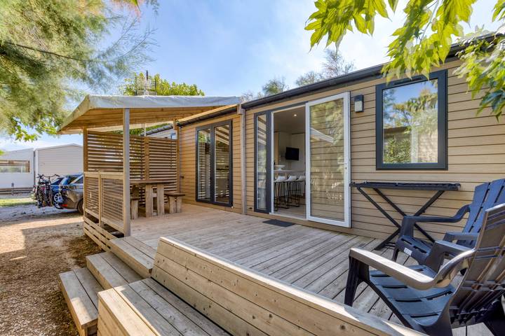 Mobilheim für 6 Personen im Castellas mit Gemeinschaftspool, privater Terrasse und Klimaanlage in Sete, Mittelmeerküste (Frankreich)