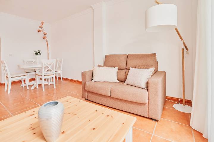 Ganze Wohnung, Ferienwohnung 'Strand Appartement Met Zwembad Td04' mit Meerblick, Wi-Fi und Klimaanlage in Torrox Costa, Torrox