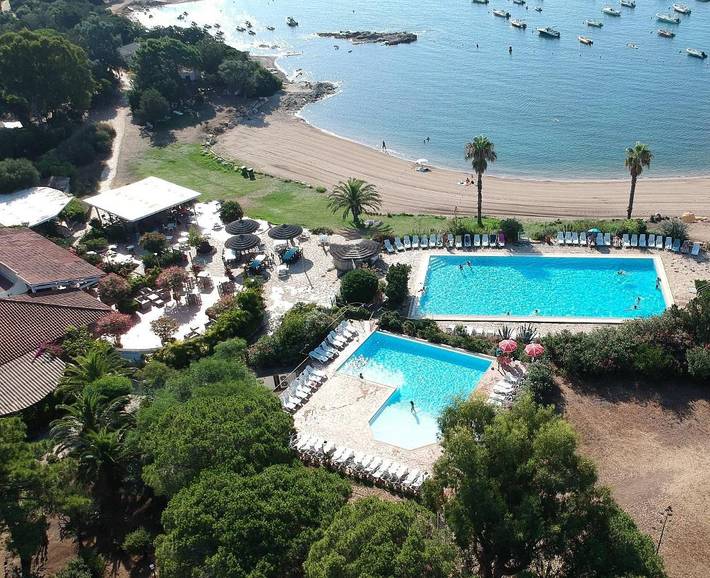 Parc de vacances pour 4 personnes, avec jardin ainsi que sauna et piscine en Corse-du-Sud - 4