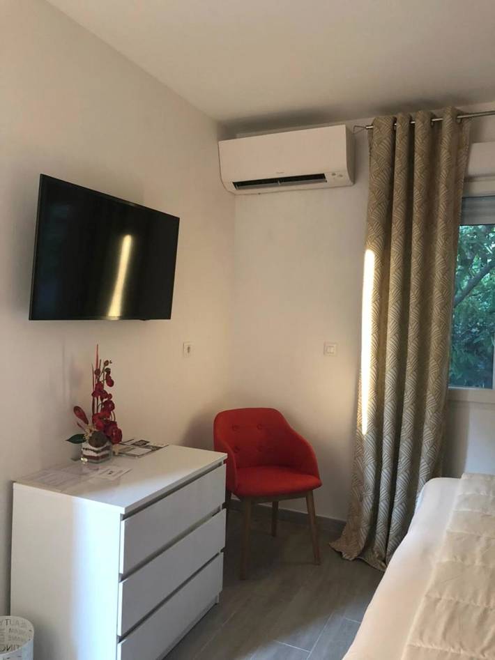 Location de vacances pour 2 personnes, avec terrasse ainsi que jardin et vue à Carpentras - 2