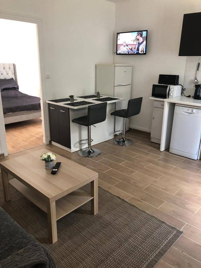 Gîte pour 3 personnes, avec jardin ainsi que vue et terrasse à Livry-Gargan - 4