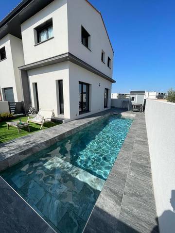 Cottage pour 7 personnes, avec jardin et piscine à Cabestany