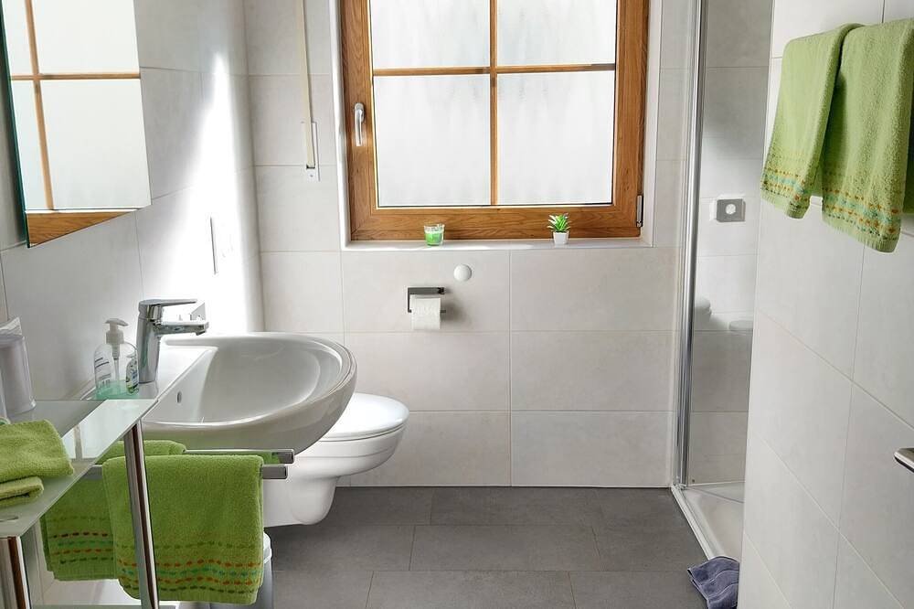 Ganze Wohnung, Ferienwohnung Nr. 2 für 6 Personen in Soyen, Landkreis Rosenheim