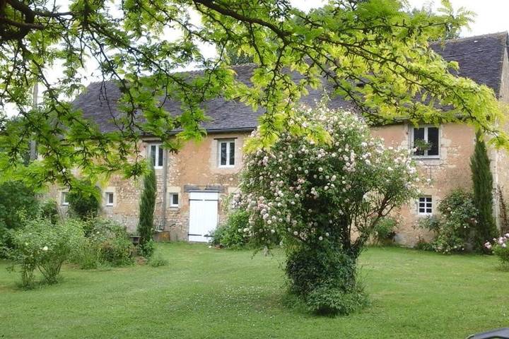 Location de vacances pour 5 personnes, avec jardin, adapté aux familles dans Val-au-Perche - 4