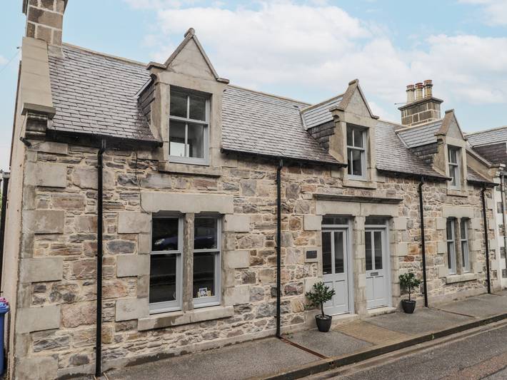 Cottage for 9 people, with garden in Cullen