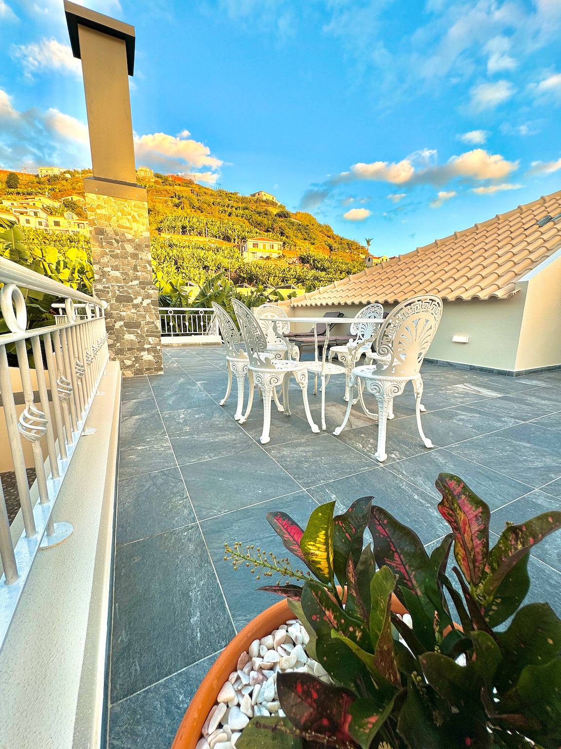 Maison de vacances 'Refúgio Do Vale Verde' avec vue sur la mer, terrasse privée et Wi-Fi in Pináculo, Ponta do Sol
