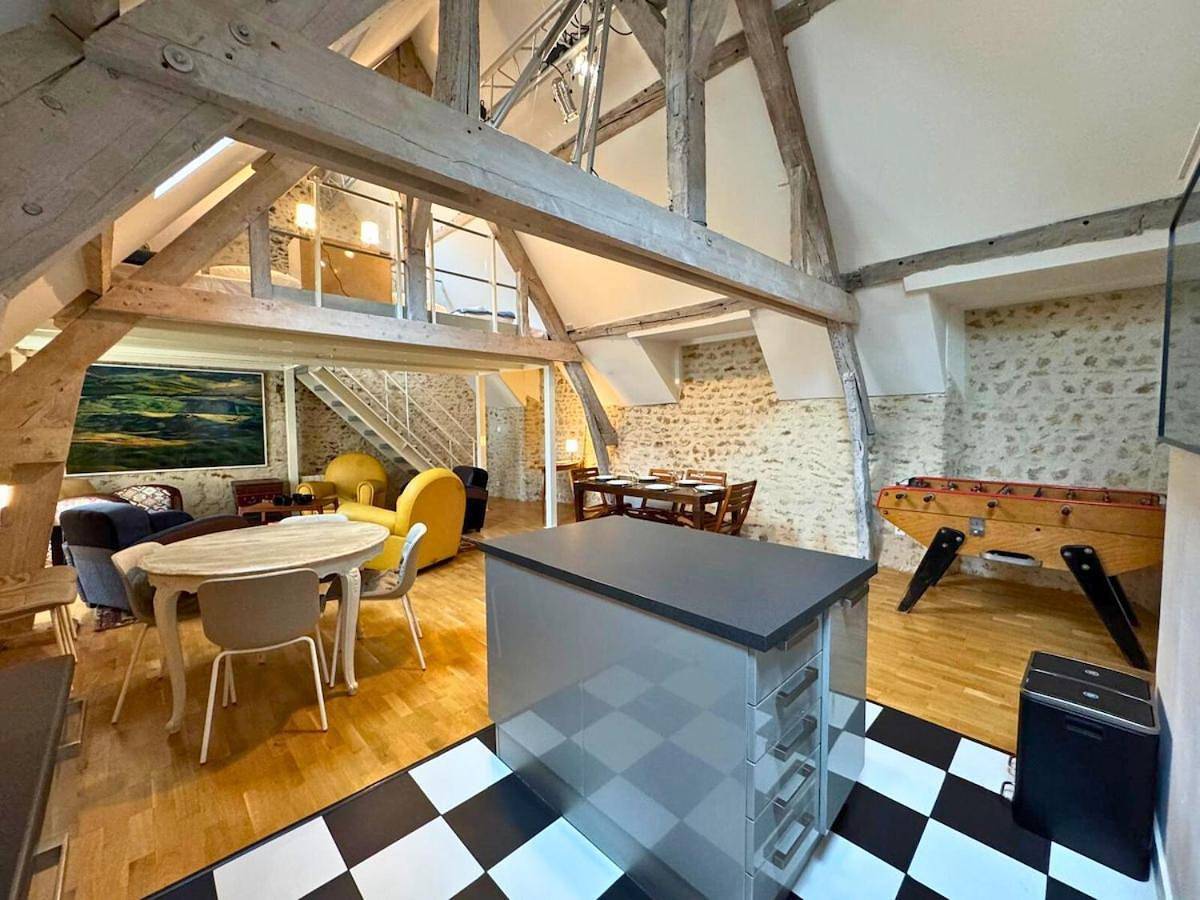 Appartement entier, Three-Bedroom Apartment in Montfort-l'Amaury, Parc naturel régional de la Haute Vallée de Chevreuse