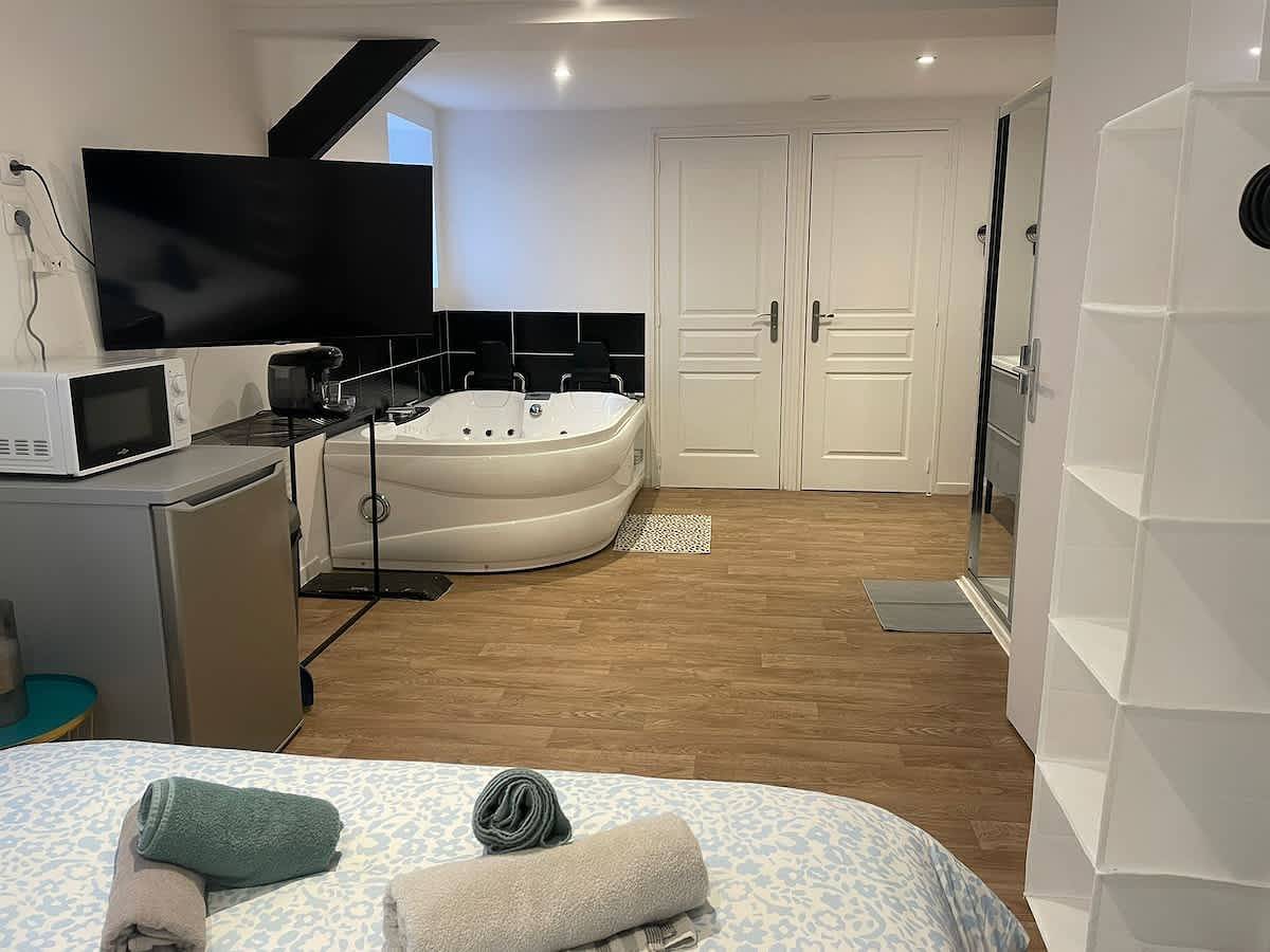 Ganzes Studio, Studio für 2 Personen mit Whirlpool in Tourcoing, Lille und Umgebung