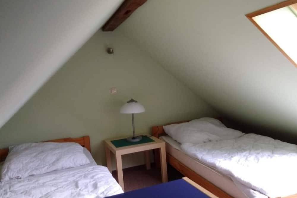 Ganze Wohnung, Kleine Ferienwohnung in Groß Mohrdorf mit Terras in Bisdorf (Groß Mohrdorf), Groß Mohrdorf
