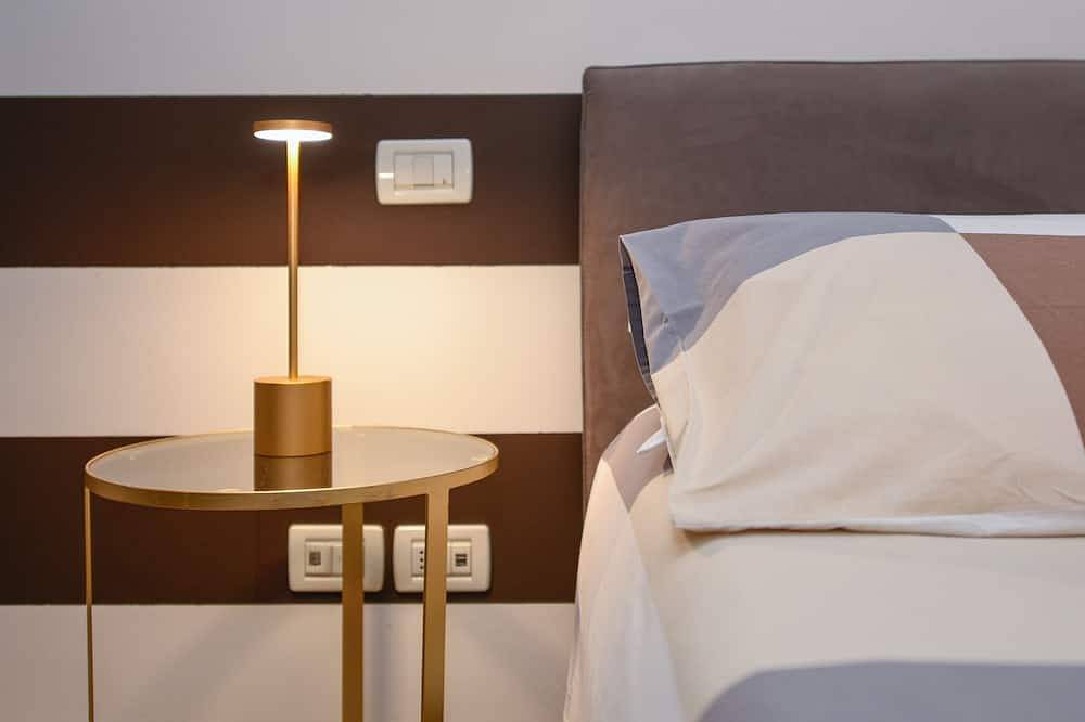 Entire apartment, Comfort and style in the historic center in Desenzano del Garda, Garda Mountains