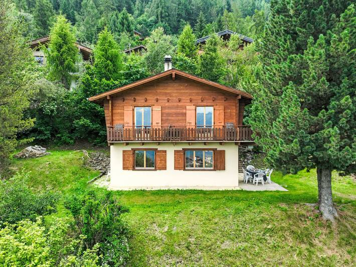 Chalet für 6 Personen, mit Balkon und Terrasse sowie Garten und Ausblick in Nendaz
