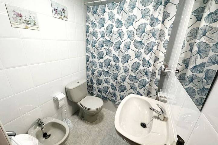 Appartement entier, Junto a la playa, en ajo con piscina y 2 dormitorios in Ajo, Bareyo