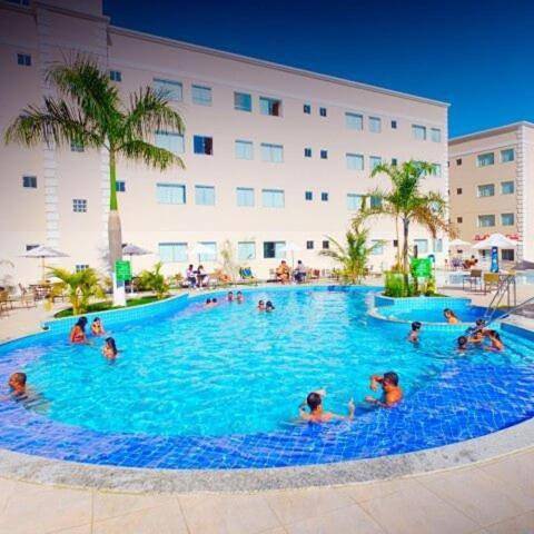 Casas e apartamentos de temporada para 4 pessoas, com sauna e piscina e ainda jacuzzi and piscina infantil em Caldas Novas