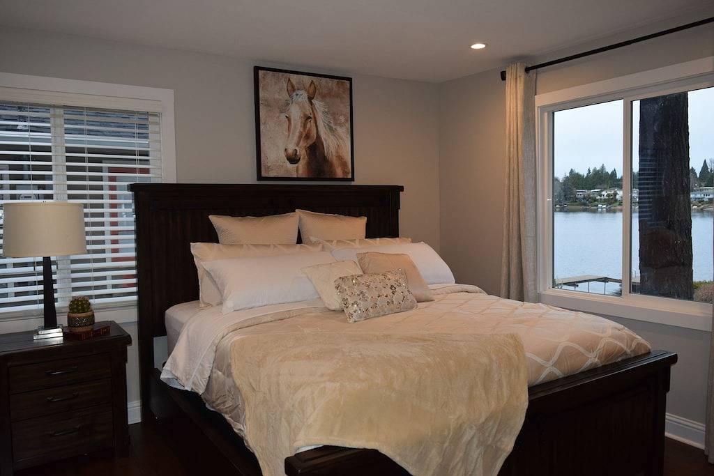 Ganze Wohnung, Seattle / Flughafen / Stadtbahn / Seatac / 2 Zim. Wohnung / Haus am Wasser in SeaTac, King County