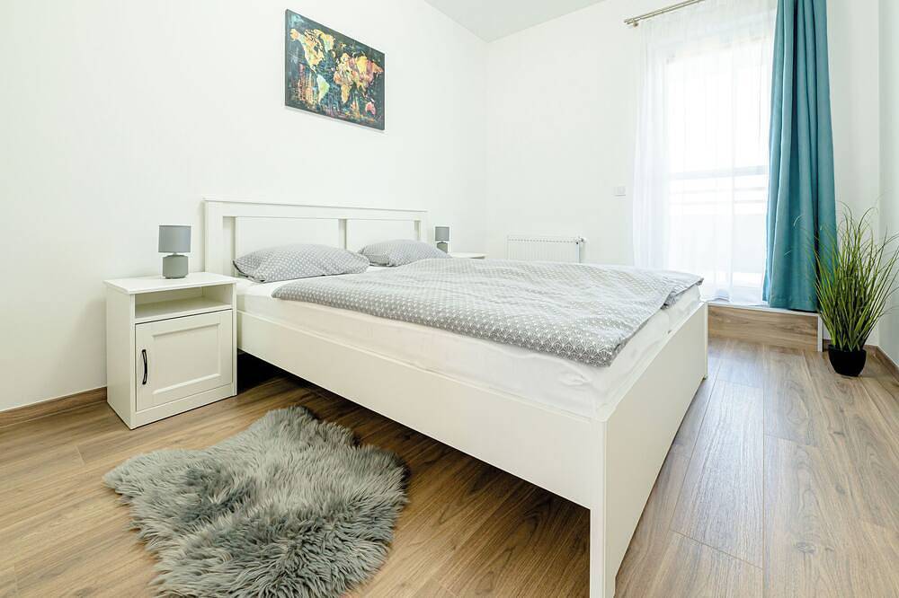 Ganze Wohnung, Spacious 3-bedroom apartment in tranquil Debrecen with garden in Debrecen, Hajdú-Bihar megye