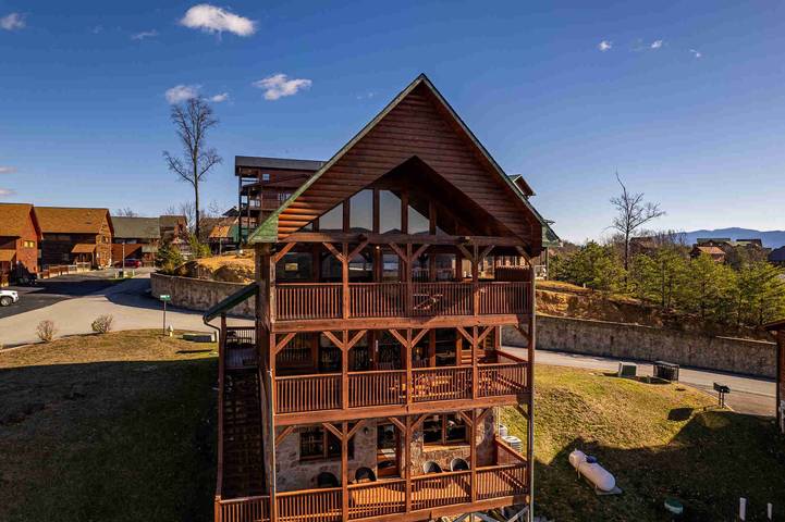 Vacation apartment for 8 people, with balcony in Dollywood