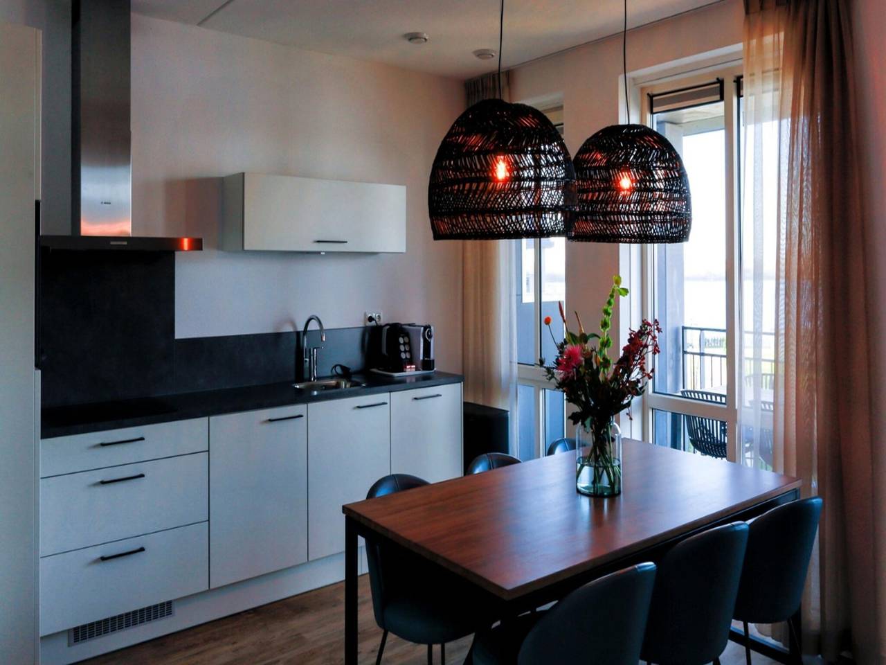 Geheel appartement, Penthouse met uitzicht op het meer, 2p in Thorn in Thorn, Limburg